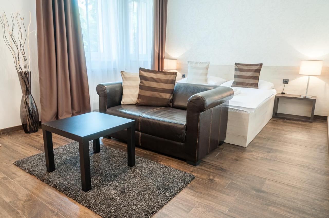 Hotel U Kasny Rajhrad Екстер'єр фото