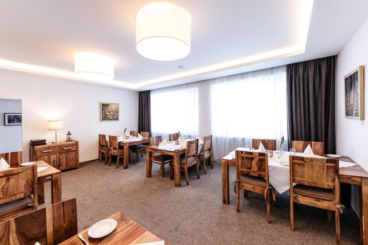 Hotel U Kasny Rajhrad Екстер'єр фото